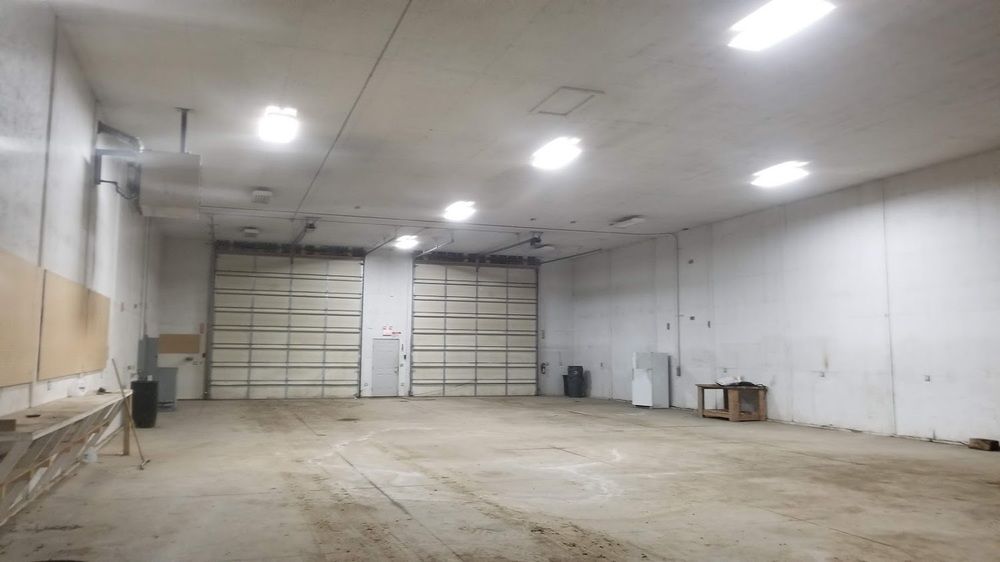 RJ Corman-5,000 SQ FT Shop On 10 Acres With Office Trailer : 6011 138th Ave NW, Williston, ND 58801